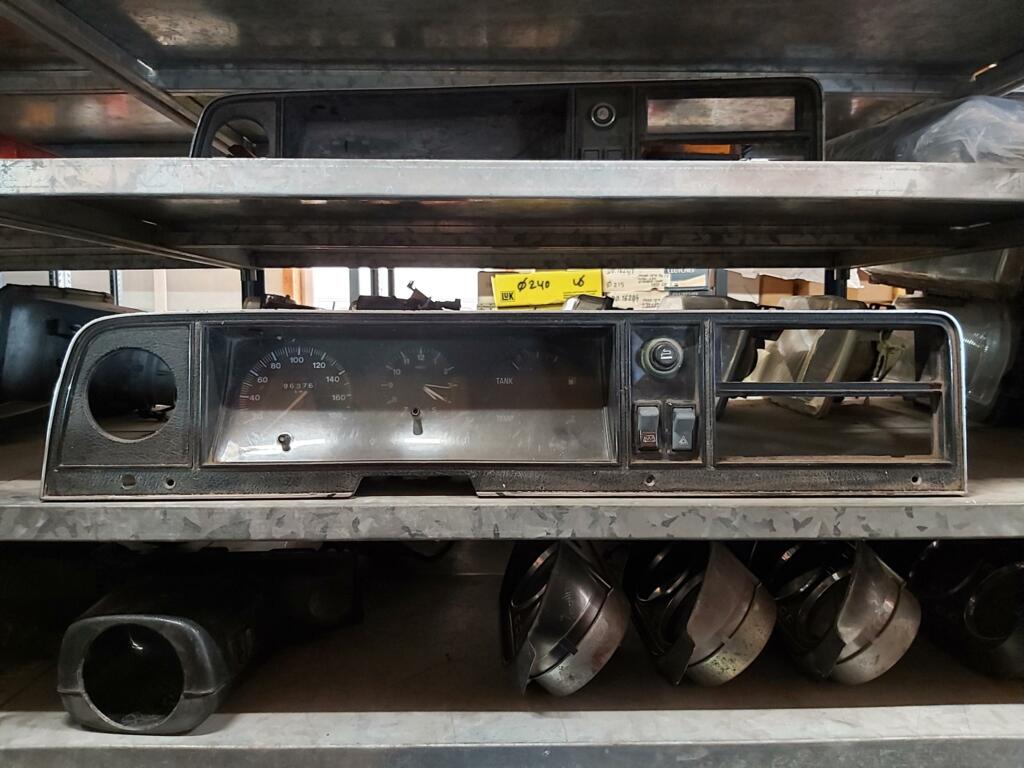 Ford taunus afdekkap dashboard origineel 74BB-10848-ED (5)