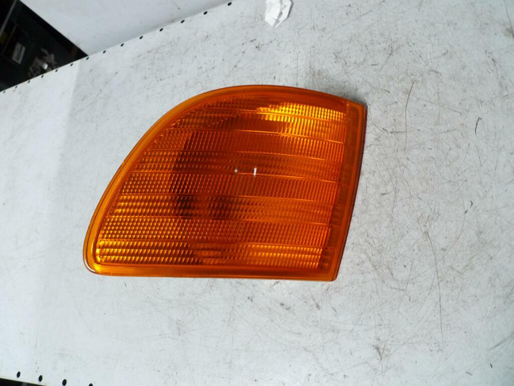 Knipperlicht voor links Mercedes 638 oranje nieuw A6388200021