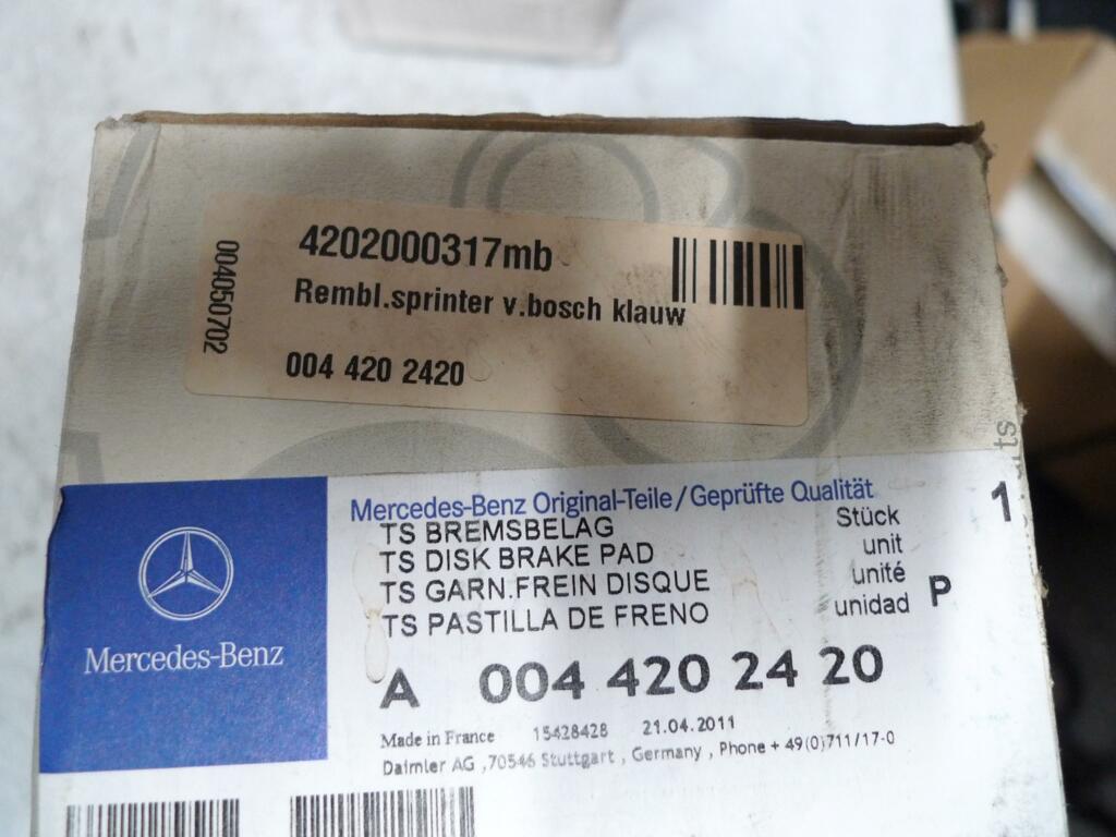 Remblokken Mercedes Sprinter voor nieuw origineel A0044202420 (bosch remklauw)