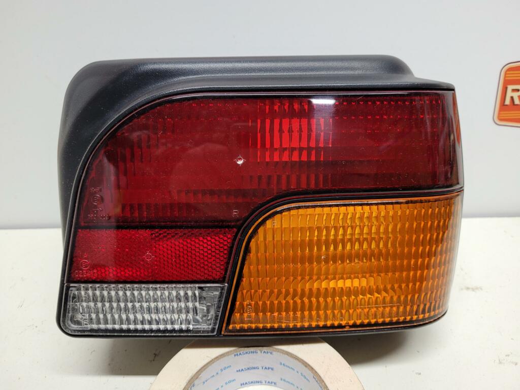 Origineel nieuw achterlicht rechts voor Rover 100-serie