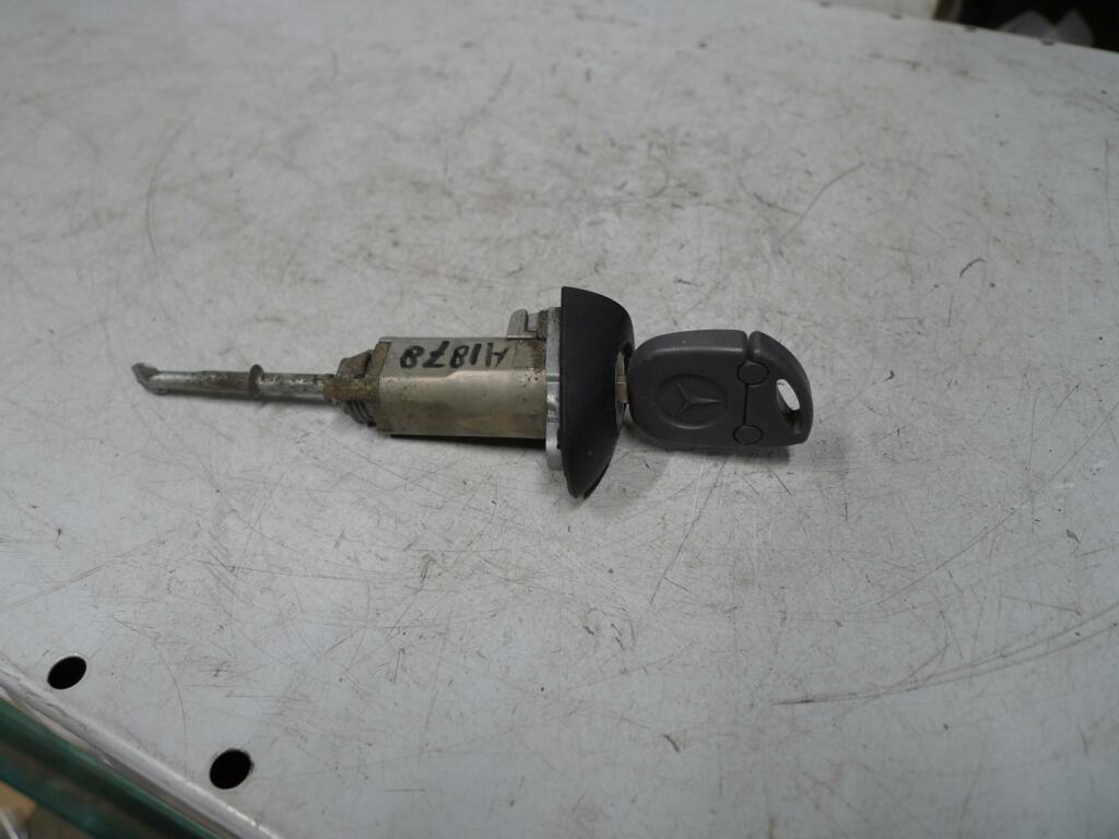 Portierslot Mercedes 168 met sleutel (geen klapsleutel dunne sleutel)
