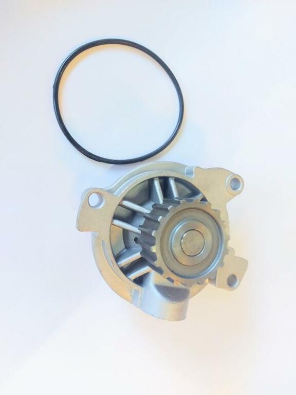Waterpomp 18 Tands Volvo 850 940 960 S70 V70 S80 8692839