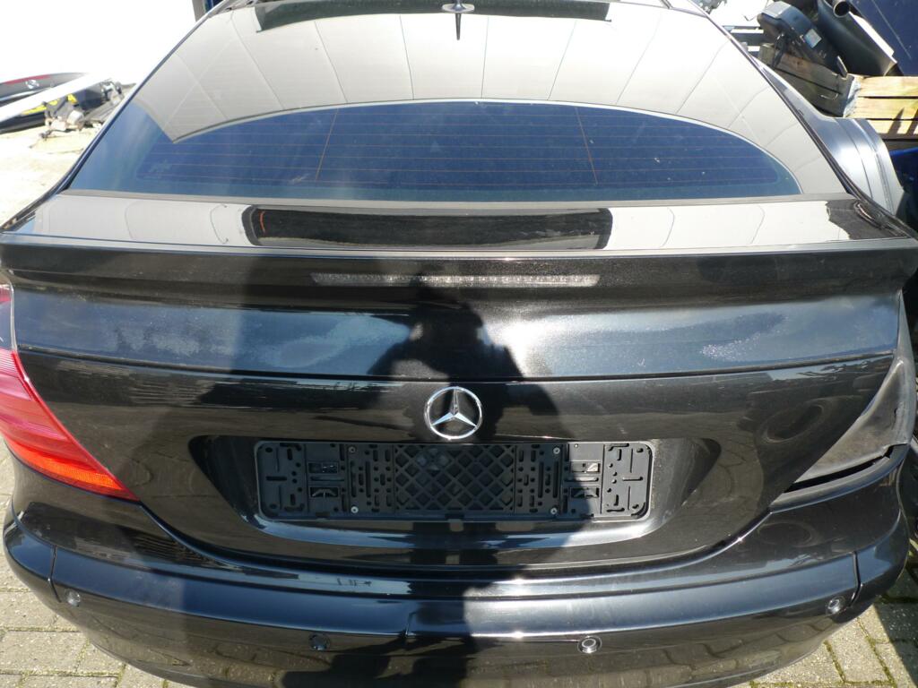 Achterklep Mercedes 203 sportcoupé 197U obsidian zwart nieuw type nette klep afdekplaat niet heel mooi A2037400305