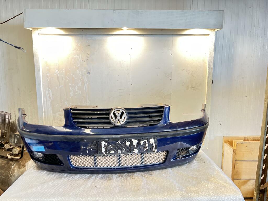 Voorbumper Volkswagen Polo 6N2 1.4 ('99-'02) blauw
