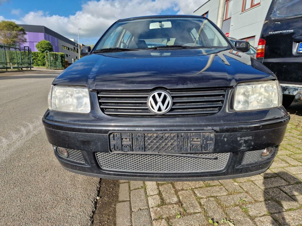 Grill Volkswagen Polo 6N2 1.4 Comfortline ('99-'02)