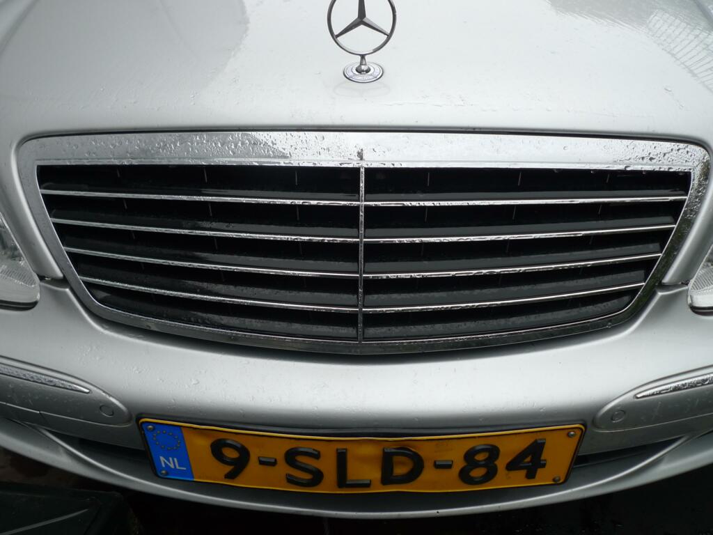 Grille Mercedes 220 facelift zwarte lamellen A2208800583 9040