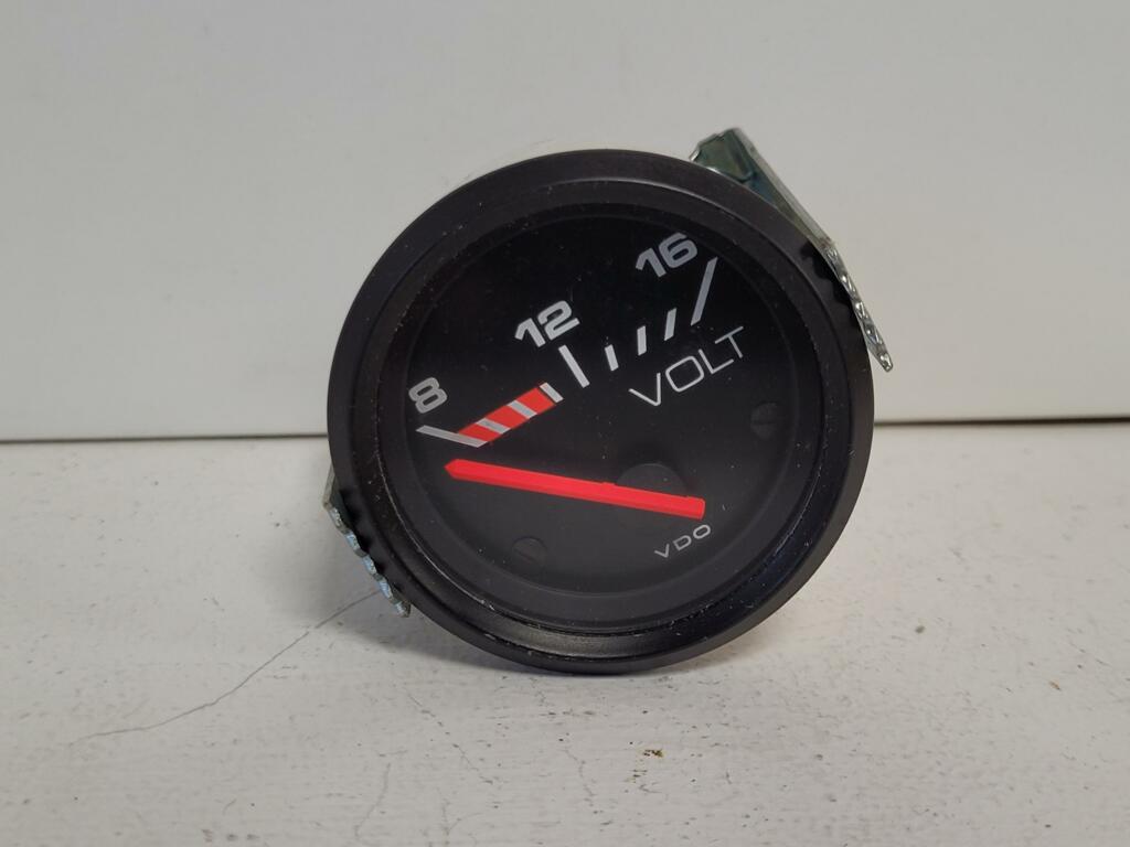 NOS voltmeter voor o.a. Audi Coupé B2, 80 B2 en 100 C2