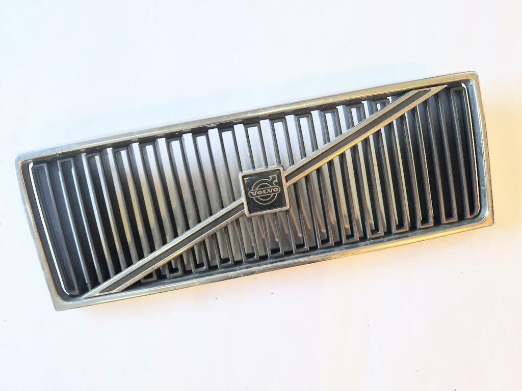 Volvo 740 760 grille 1358896